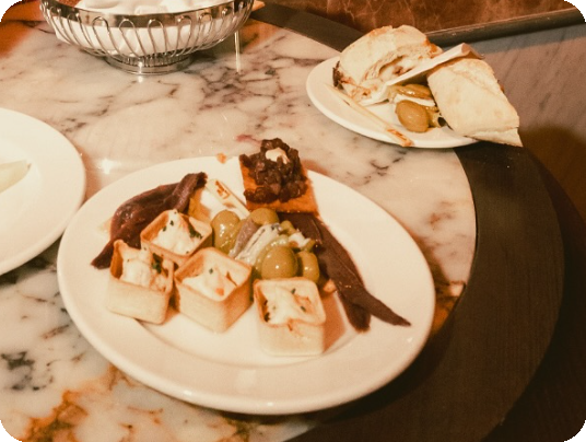 Ruta Castizo y Casa Inquieta + Bus Turístico + Show Flamenco + Kukuchurro 2