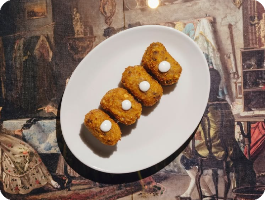 Ruta Castizo y Casa Inquieta + Bus Turístico + Show Flamenco + Kukuchurro